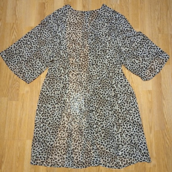 TORRID Half sleeve sheer chiffon cardigan/cover up - Picture 2 of 3